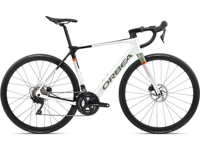 Vélo de route électrique carbone